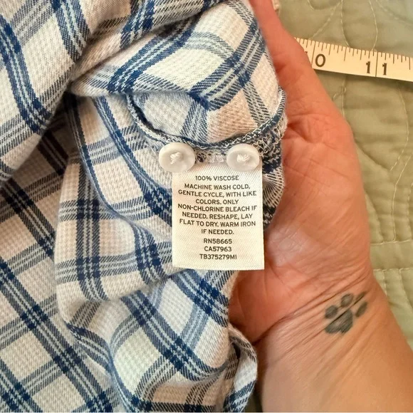 Women’s Treasure & Bond Boyfriend Fit Size M Blue Checkered Button Up Soft Shirt - Picture 8 of 9